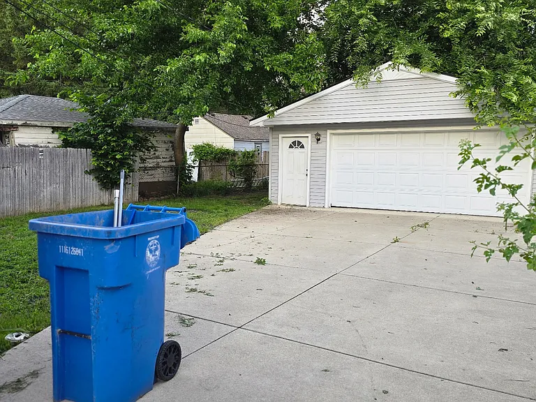 4653 Raymond Ave — Photo 17