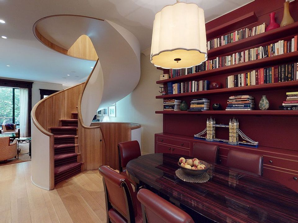 1st image of 60 W 70th St