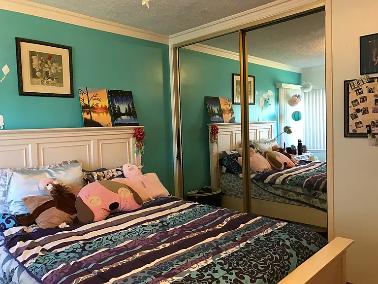 4638 Blackthorne Ave — Photo 37