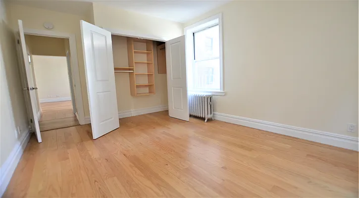 Rented by Manhattan Realty Group | media 13