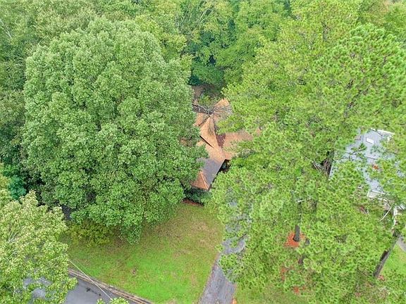 4th image of 3159 Royal Oak Dr