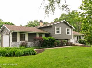 4N681 Brookside West Dr, St Charles, IL