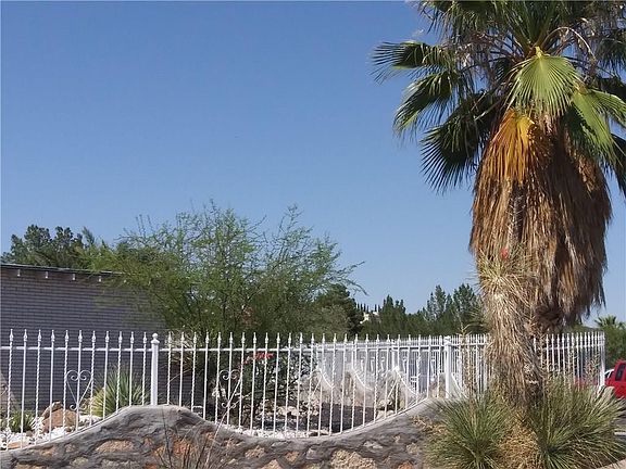 3rd image of 10565 Candlewood Ave