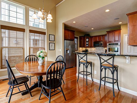 5th image of 8871 Vineyard Haven Dr