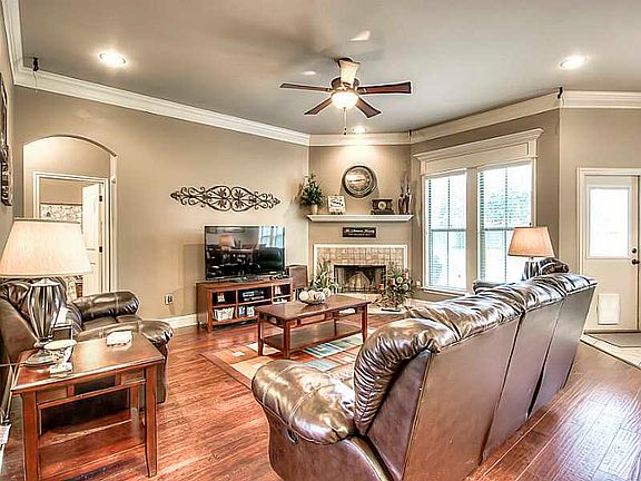 3rd image of 6425 Soda Point Dr