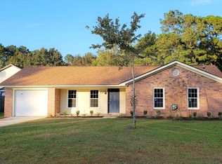 211 Longleaf Rd, Summerville, SC 29486