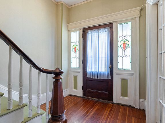 3rd image of 22 Porter St