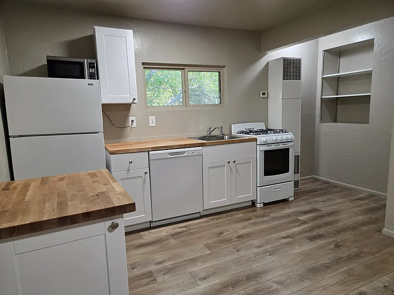 201 E Ellery Ave #3 — Photo 1