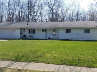 90 Sunset Dr, Hamburg, NY 14075