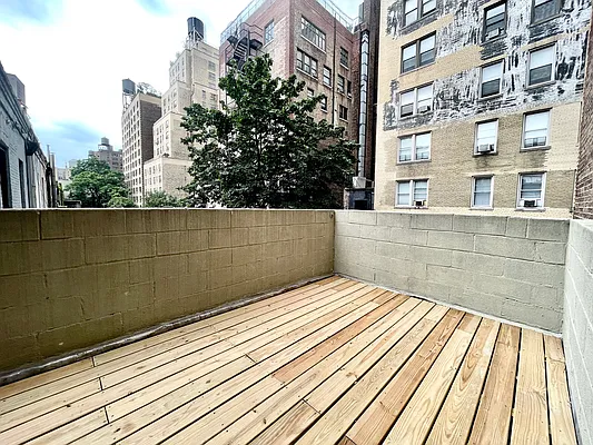 Rented by Avenues Real Estate | media 3