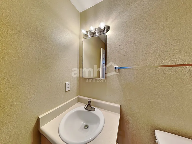 6449 S Iberia Ave — Photo 13