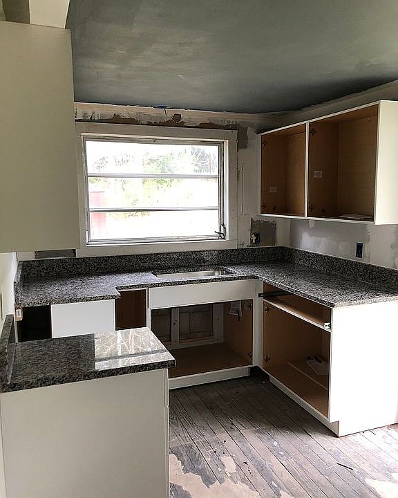 1st image of 5480 SE 142nd St