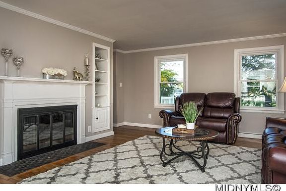 4th image of 90 Kirkland Ave