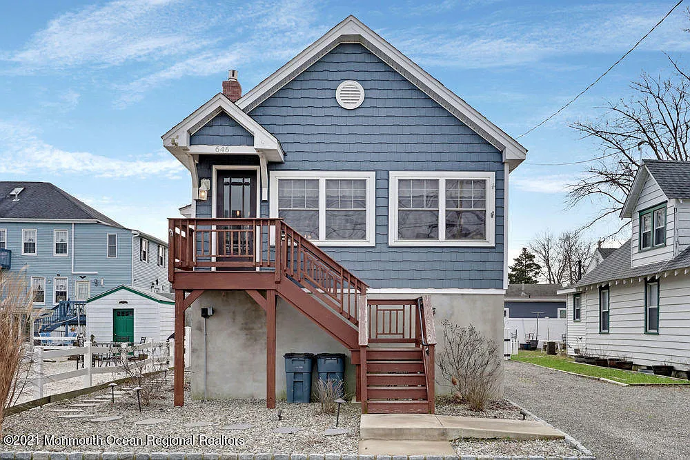 646 E Longport Ave photo 1