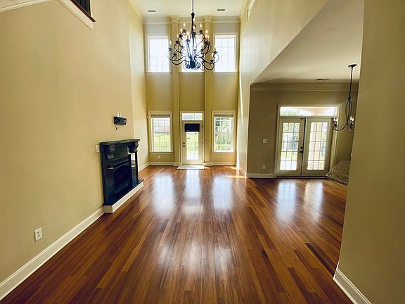 Living room_08022023