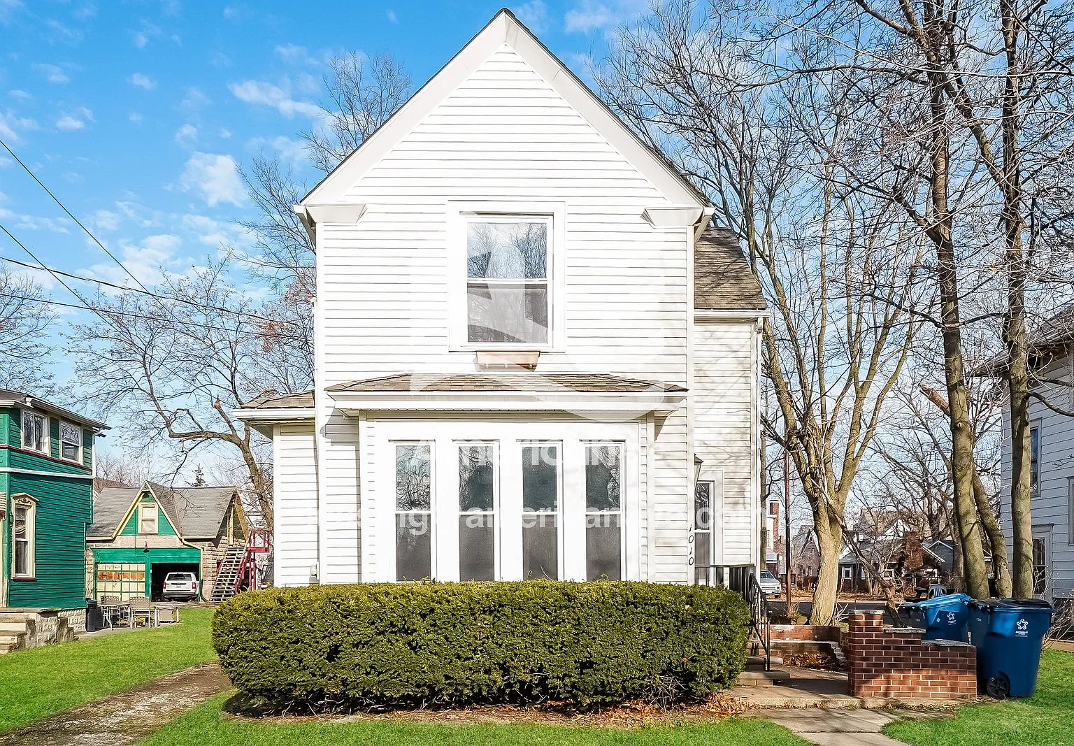 3 bed, 2.0 bath, 1613 sqft, $1,197 — Photo 1