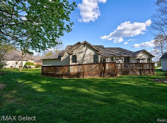 4th image of 9119 Woodridge Ct