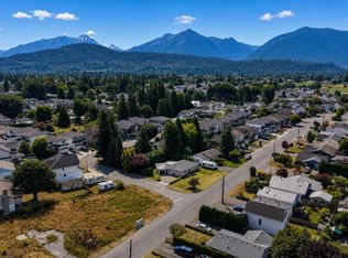 7194 Rochester Ave, Chilliwack, BC V2R2P3