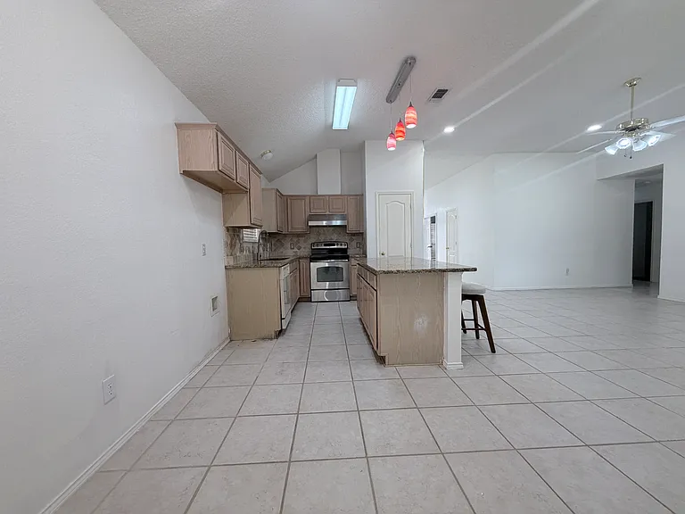 2207 Hickory Wood Trl — Photo 22