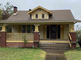 927 S 7th St, Ponca City, OK 74601