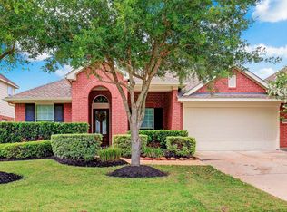 12005 Dawnmist Ct, Pearland, TX 77584