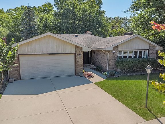 2nd image of 17339 Kimbark Ave