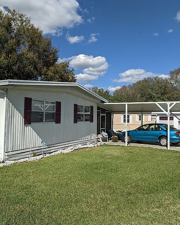 1st image of 1015 Fountainview Lake Dr