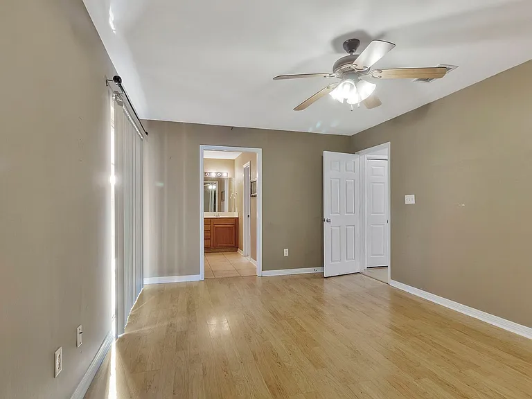 9 Forest Breeze Ct — Photo 13