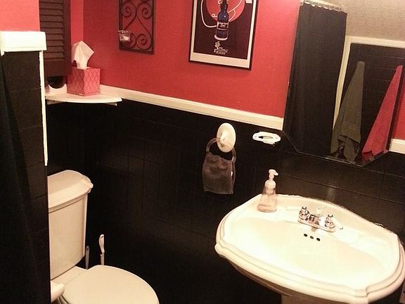 Left Side Apt.#1 - Bathroom