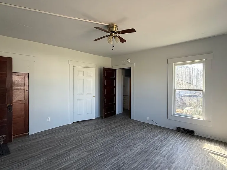 716 Robinson St #B — Photo 8