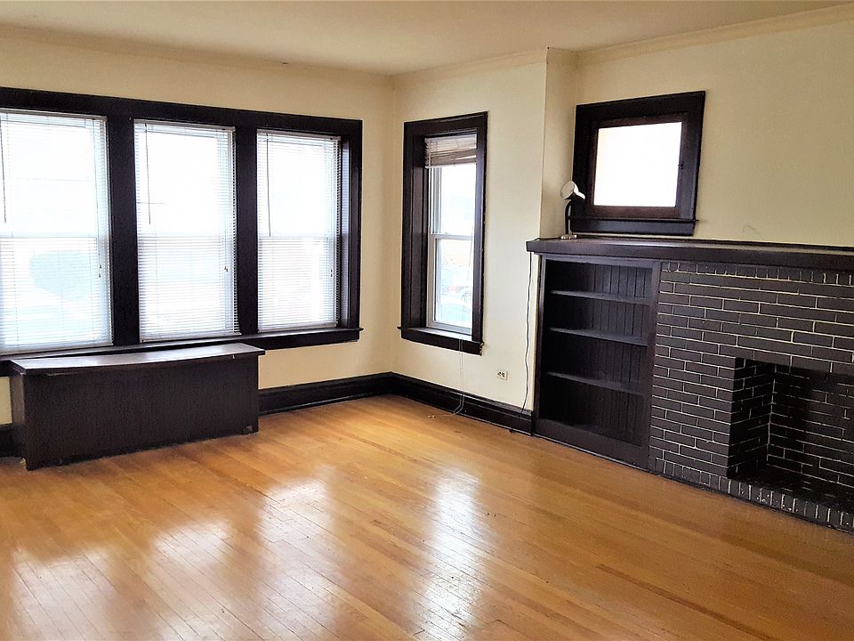 1st image of 4126 N Whipple St APT 1