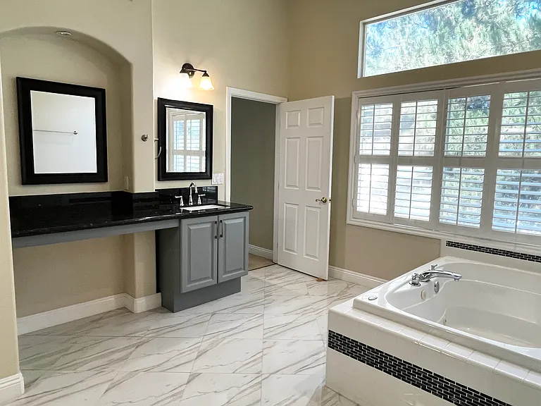 12222 Meadow Grass Ct — Photo 17
