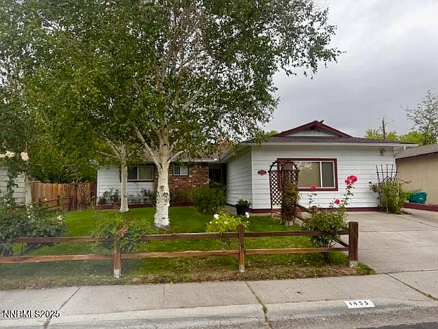 1455 Exeter Way photo 1