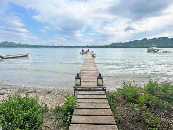 63 W Traverse Lake Rd, Maple City, MI 49664
