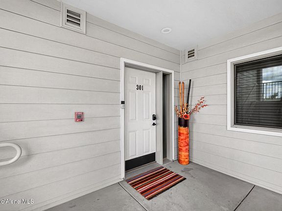2nd image of 415 W Waterside Dr APT 301