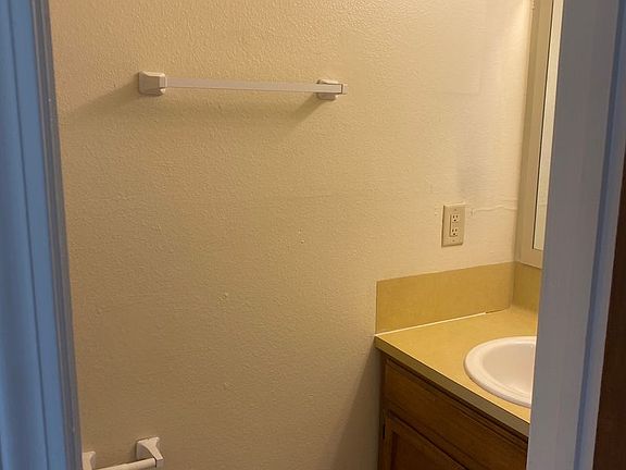 5th image of 1408 Jade Ave #D
