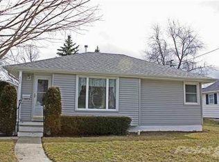 402 N Oxford Dr, Durand, MI 48429