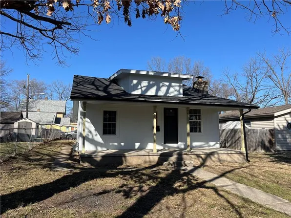 1414 Shearer Rd, Kansas City, KS 66103