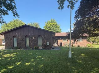 5374 Pointe Dr, East China, MI 48054