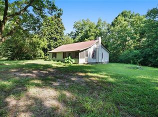 1821 E McIntosh Rd, Griffin, GA 30223