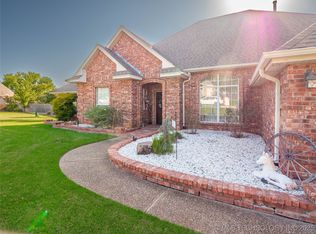 1905 Whippoorwill Dr, McAlester, OK 74501