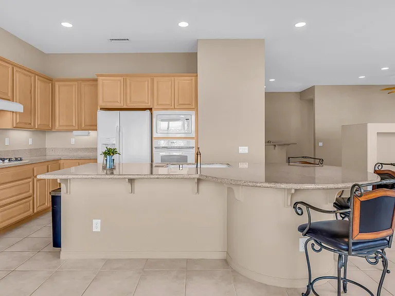27 Shoreline Dr — Photo 8