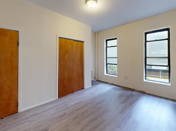 403 East 70th Street image 1 of 7