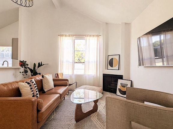 4th image of 2452 S Centinela Ave APT 5