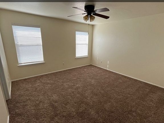 4th image of 824 Sugar Brook Dr