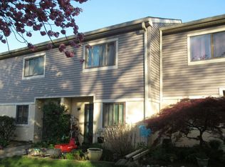 29 Ember Ln, Horsham, PA 19044