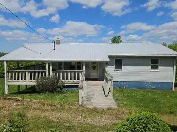 61 Freedom Ct, Proctor, WV 26055