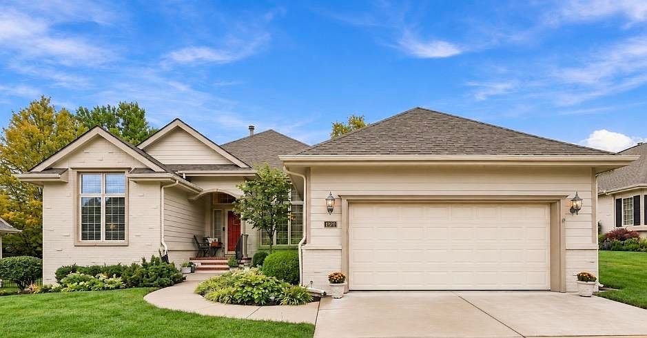 1st image of 13209 E Bridgefield Pl