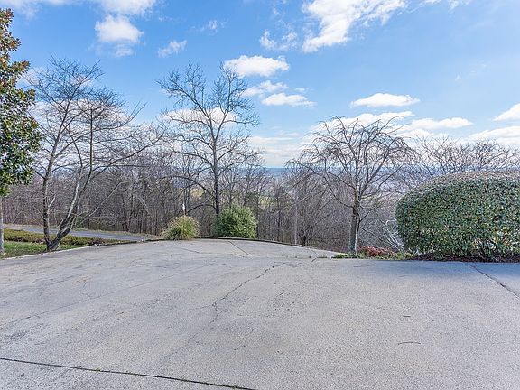 5th image of 1903 Clearview Dr
