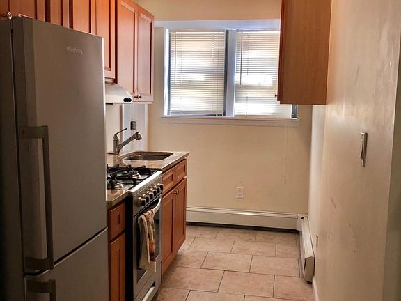4th image of 65 W Broadway APT 12G